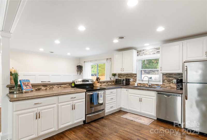 Property image 4 of 1547 Seacroft Road in Westchester, James Island, SC 29412