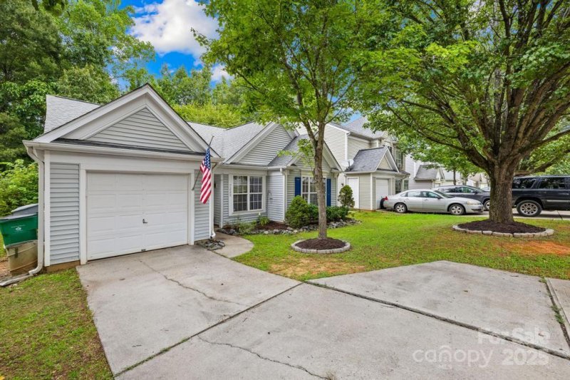 Property image 2 at 7229 Wingstone Lane, Charlotte, NC 28262