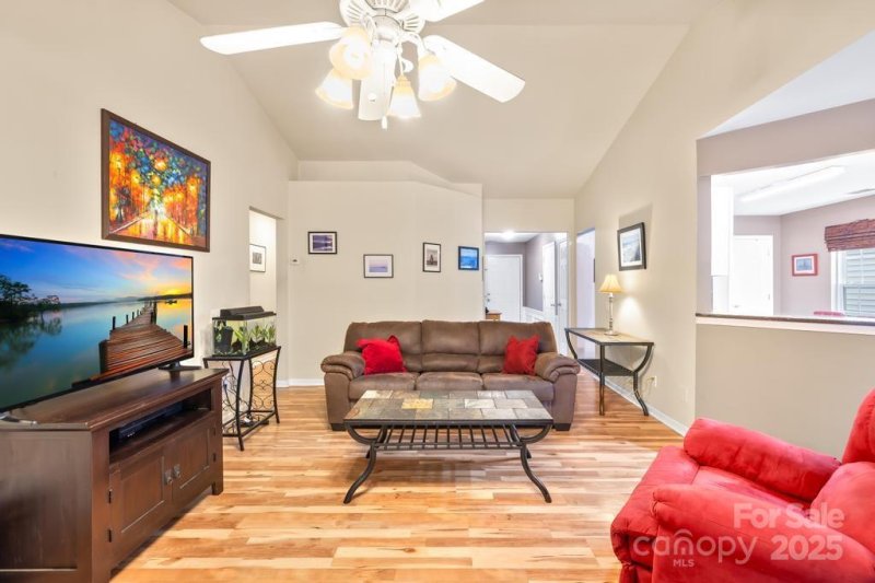 Property image 3 at 7229 Wingstone Lane, Charlotte, NC 28262