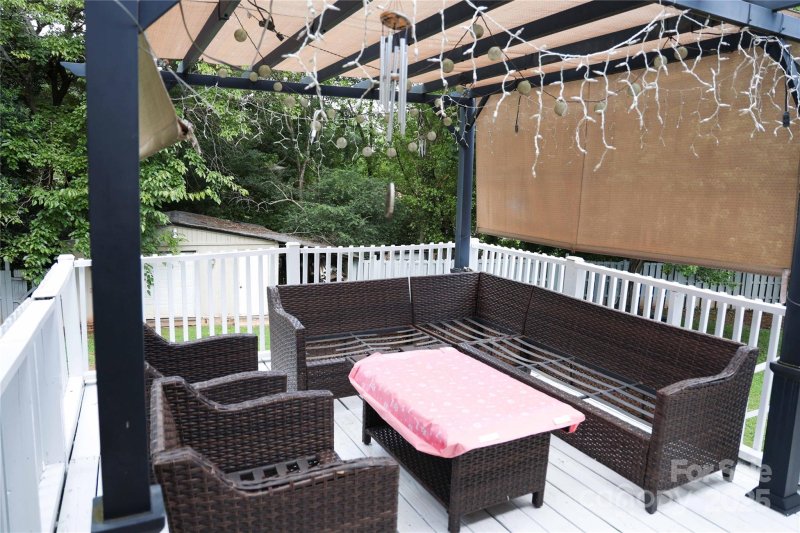 Property image 4 of 923 21st Street Drive in Sweetwater, Hickory, NC 28602