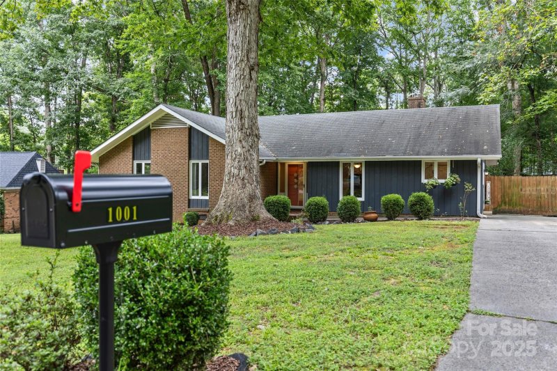 Property image 2 at 1001 Pinafore Drive, Charlotte, NC 28212