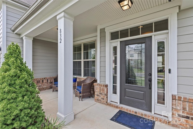 Property image 3 of 832 Oak Manor Drive in Pleasant Oaks, Concord, NC 28025