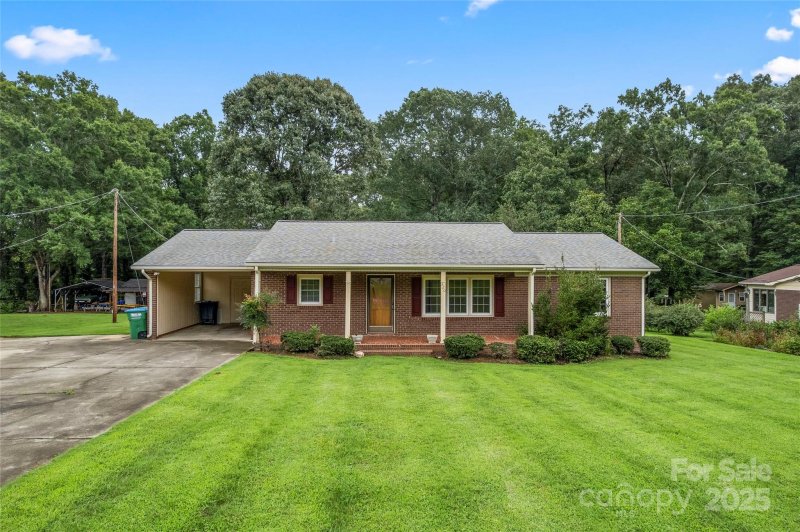 320 Forest Park Drive