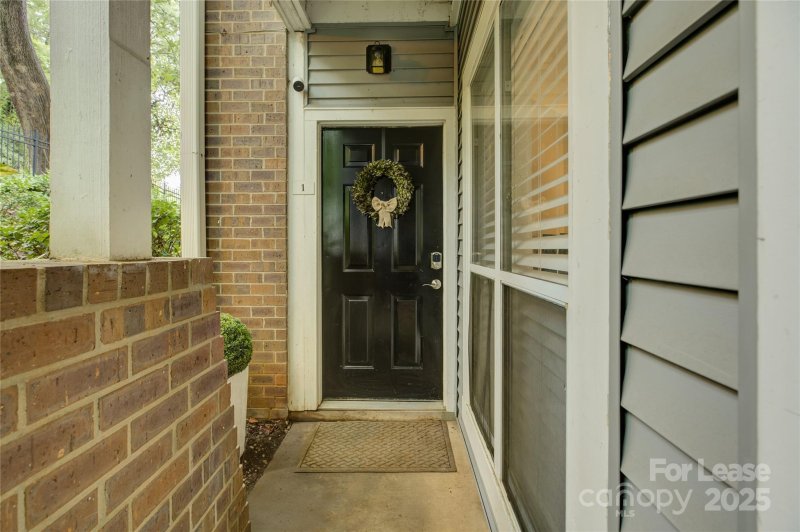 Property image 3 at 2506 Cranbrook Lane, Charlotte, NC 28207