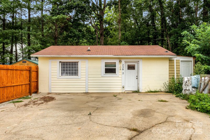 Property image 3 of 230 Northwest Avenue in Grovemont, Swannanoa, NC 28778