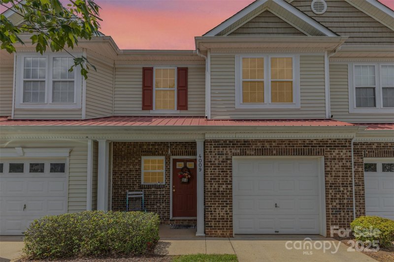 Property image 2 of 4009 Abbotsbury Drive in Arlington, Fort Mill, SC 29707