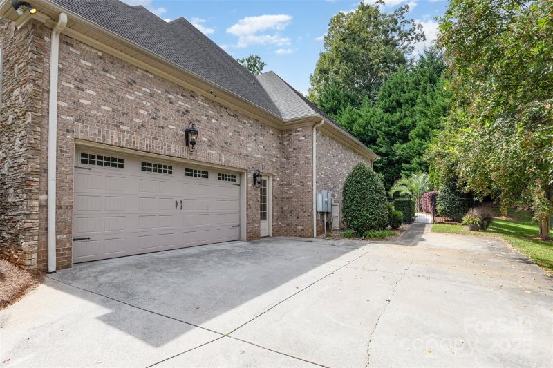 Property image 3 of 3425 Araglin Drive in Waterford Green, Gastonia, NC 28056