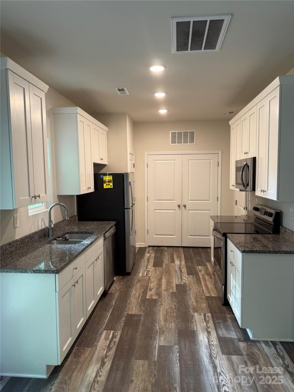 Property image 3 of 1827 Mcdonald Street in University Park, Charlotte, NC 28216