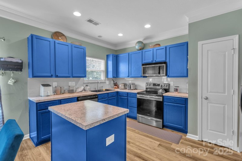 Property image 5 of 4004 Chimney Wood Trail in Crismark, Indian Trail, NC 28079