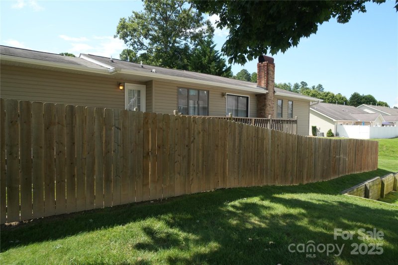 Property image 5 of 100 Birkshire Way in Stafford Hills, Fletcher, NC 28732