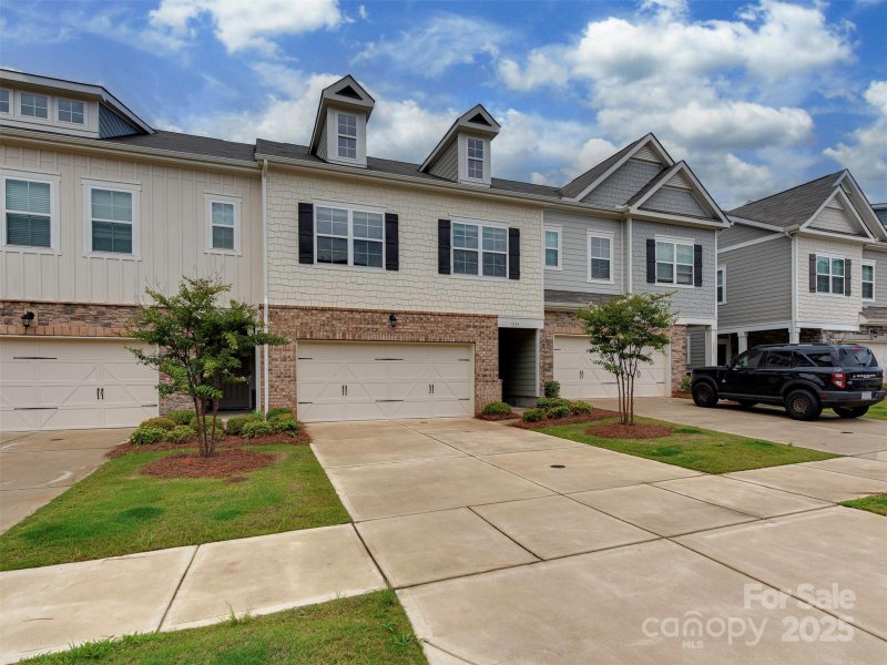 Property image 2 of 3319 Glenn Hope Way in Harmony at Matthews, Matthews, NC 28104