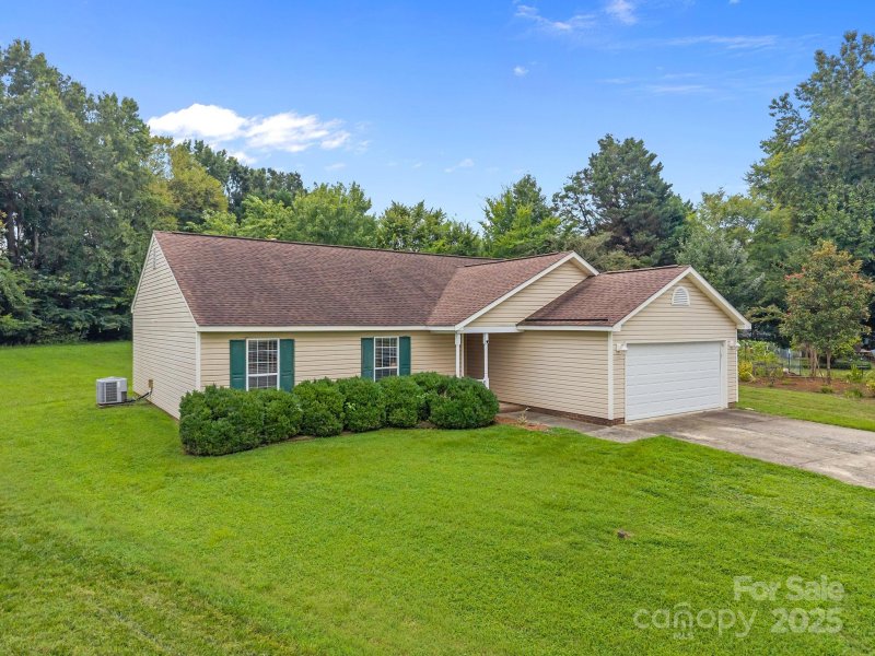 Southbridge, Charlotte Community