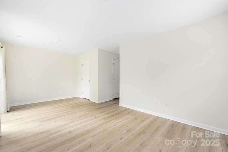 Property image 3 of 3120 Beeler Lane in Villages at Beachmont, Charlotte, NC 28208