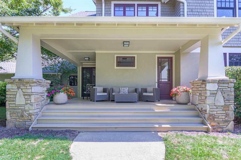 Property image 3 of 1059 Columbine Road in Biltmore Park, Asheville, NC 28803