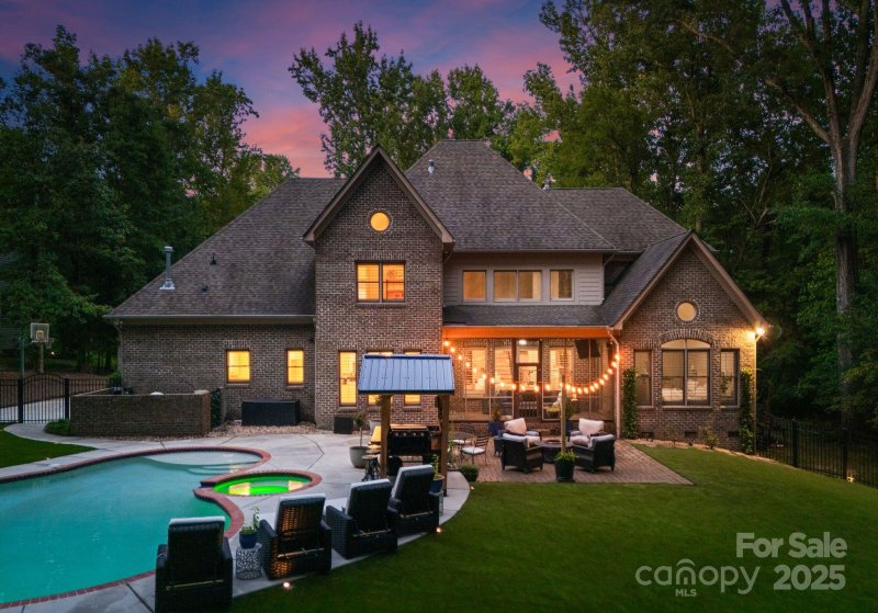 Property image 2 of 1056 James Madison Drive in Williamsburg, Weddington, NC 28104