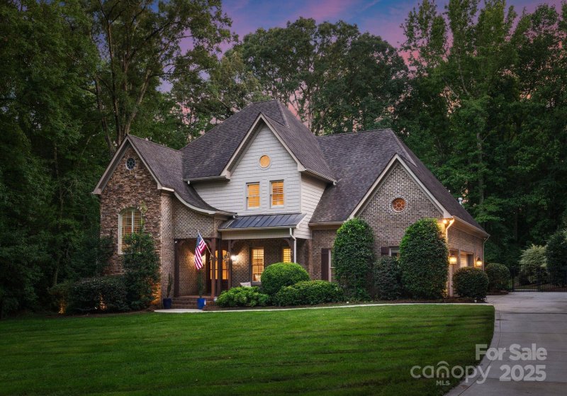 Property image 5 of 1056 James Madison Drive in Williamsburg, Weddington, NC 28104