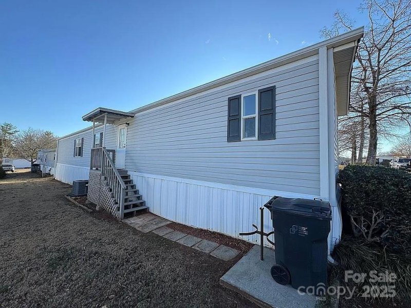 Property image 2 of 600 Hunts Bridge Road in Western Hills, Greenville, SC 29617