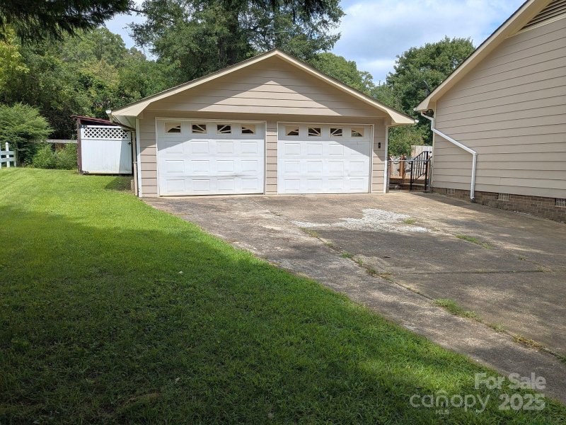 Property image 3 of 105 Redcoat Drive in Foxwood, Fort Mill, SC 29715