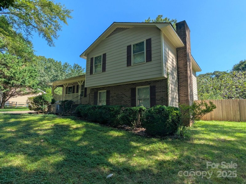 Property image 5 of 105 Redcoat Drive in Foxwood, Fort Mill, SC 29715