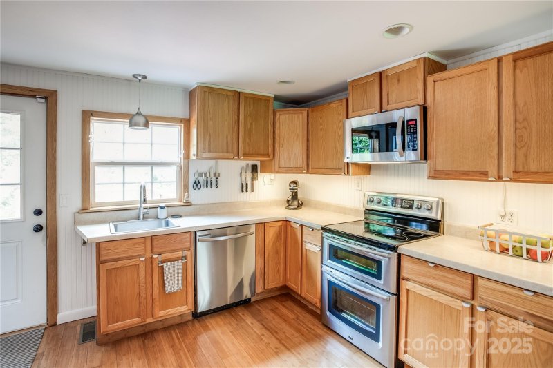 Property image 5 of 55 Woodland Drive in Town Of Waynesville, Waynesville, NC 28786