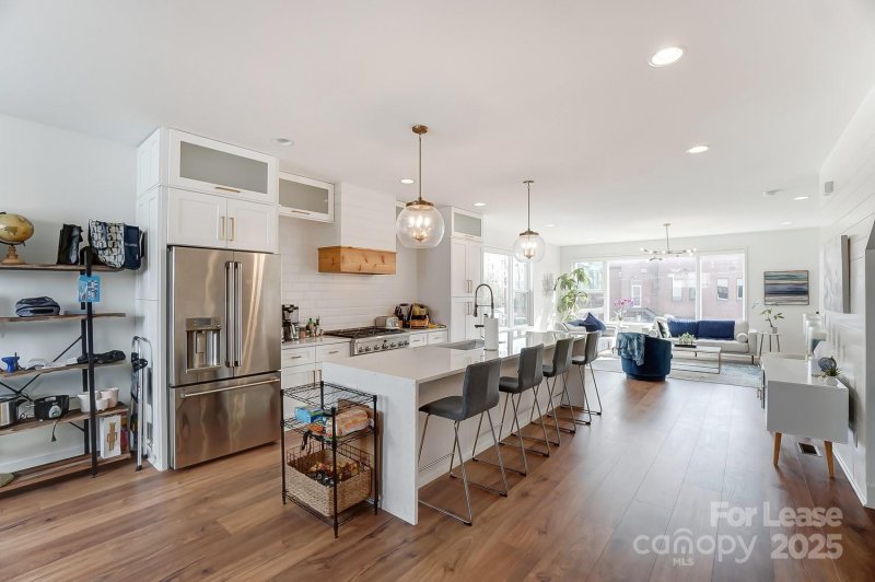 Property image 3 at 238 Walnut Avenue, Charlotte, NC 28208