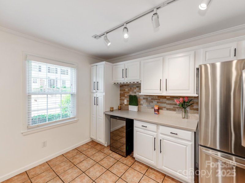 Property image 5 of 4605 Hedgemore Drive in Park Place, Charlotte, NC 28209