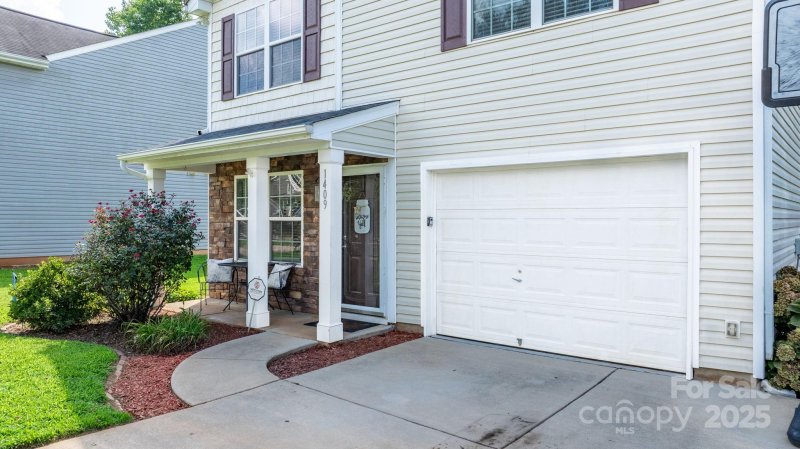 Property image 3 of 1409 River Run Road in Riverview, Lowell, NC 28098