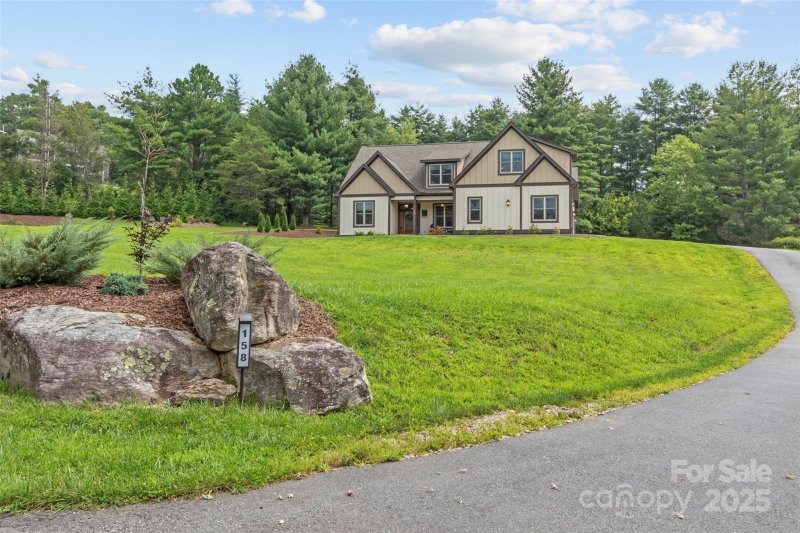 Property image 2 of 158 Trellem Trail in Awenasa Hills, Hendersonville, NC 28739