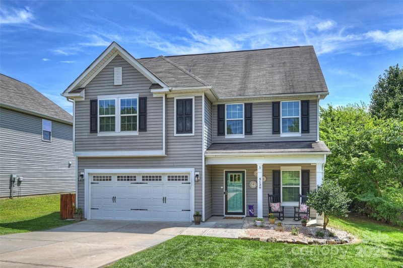 Caldwell Farms, Charlotte Community