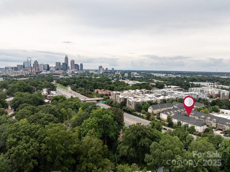 Midwood Square, Charlotte Community