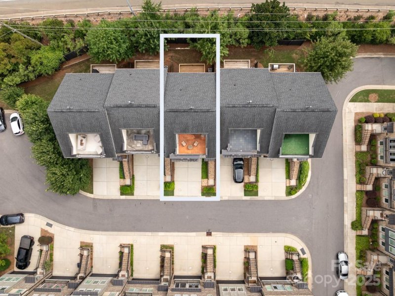 Property image 3 of 1910 Seegars Place in Midwood Square, Charlotte, NC 28204