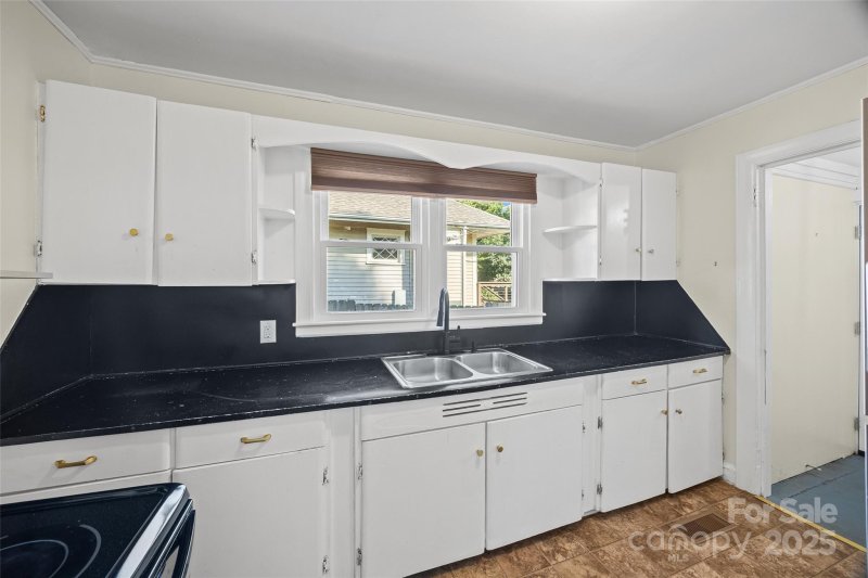 Property image 4 at 216 Sylvania Avenue, Charlotte, NC 28206