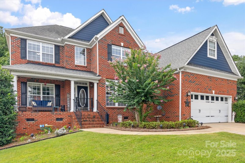 Property image 2 of 4011 W Sandy Trail in Shelly Woods, Fort Mill, SC 29707