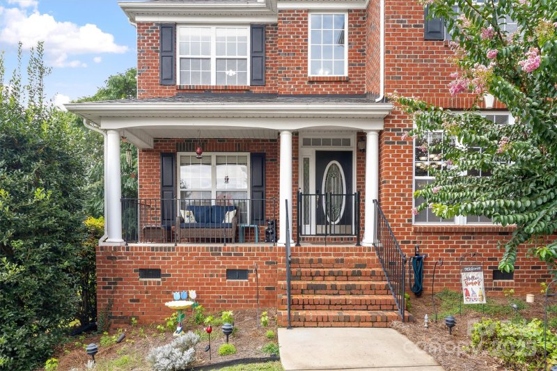 Property image 3 of 4011 W Sandy Trail in Shelly Woods, Fort Mill, SC 29707