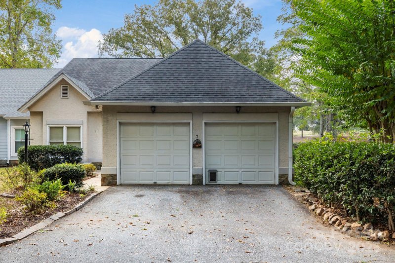Property image 4 of 7 15th Vantage Street in Links O Tryon, Campobello, SC 29322