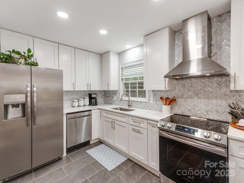 Property image 5 at 7700 Winterset Drive, Charlotte, NC 28270