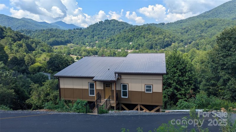 Property image 4 of 201 Kadire Drive in Mountain View Estates, Waynesville, NC 28785