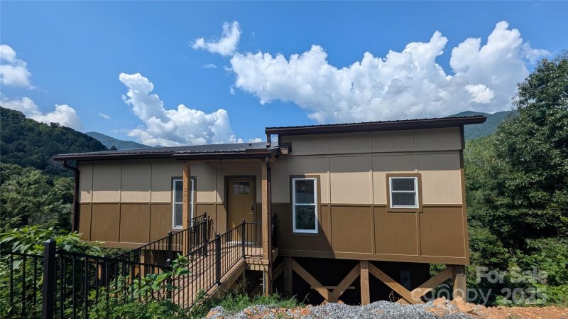 Property image 5 of 201 Kadire Drive in Mountain View Estates, Waynesville, NC 28785