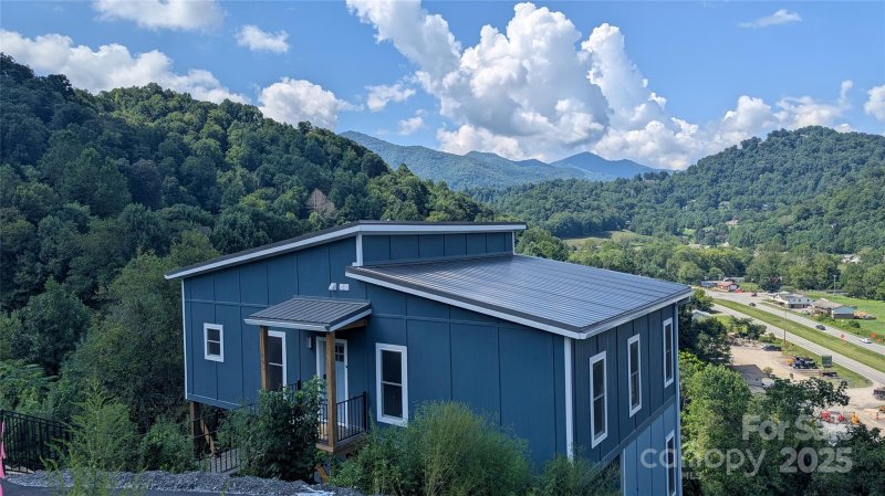 Property image 4 of 185 Kadire Drive in Mountain View Estates, Waynesville, NC 28785