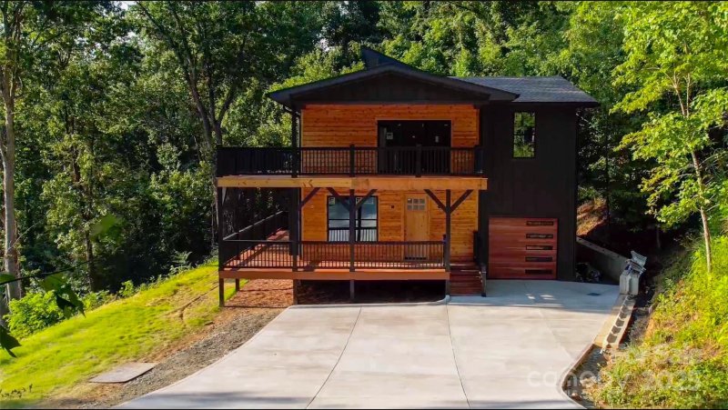 Property image 2 at 324 Blake Drive, Canton, NC 28716