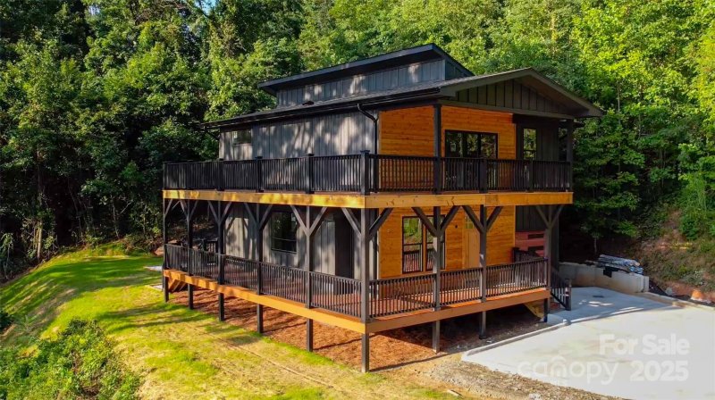 Property image 3 at 324 Blake Drive, Canton, NC 28716