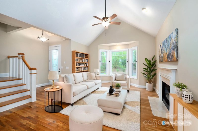 Property image 4 of 17 Bohemian Lane in Bohemian Heights, Asheville, NC 28805