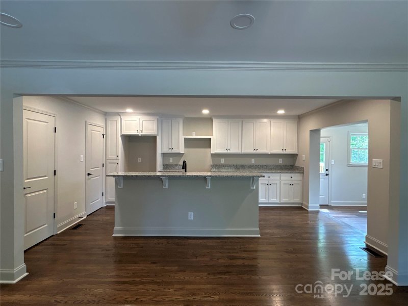Property image 3 at 6209 Idlebrook Drive, Charlotte, NC 28212