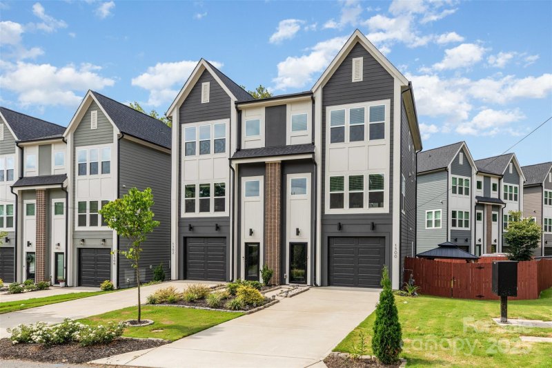 Property image 4 at 1500 Effingham Road, Charlotte, NC 28208
