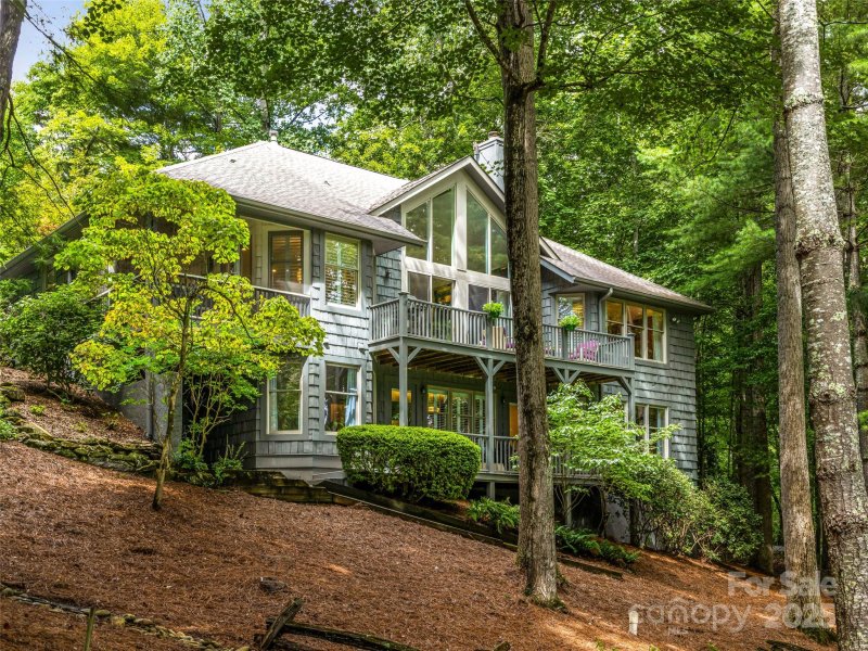 Property image 2 of 157 Chattooga Run in Champion Hills, Hendersonville, NC 28739