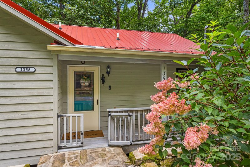 Property image 2 at 1358 Dogwood Drive, Maggie Valley, NC 28751