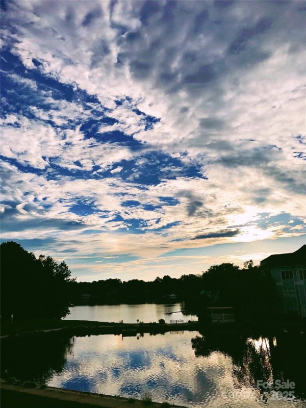 Property image 3 of 18840 Nautical Drive in Admirals Quarters, Cornelius, NC 28031