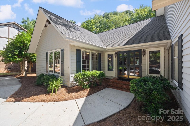 Property image 2 at 5225 Camilla Drive, Charlotte, NC 28226