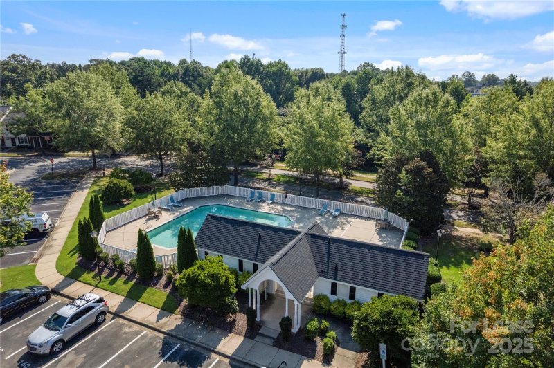 Property image 4 at 142 Mangum Circle, Mooresville, NC 28117