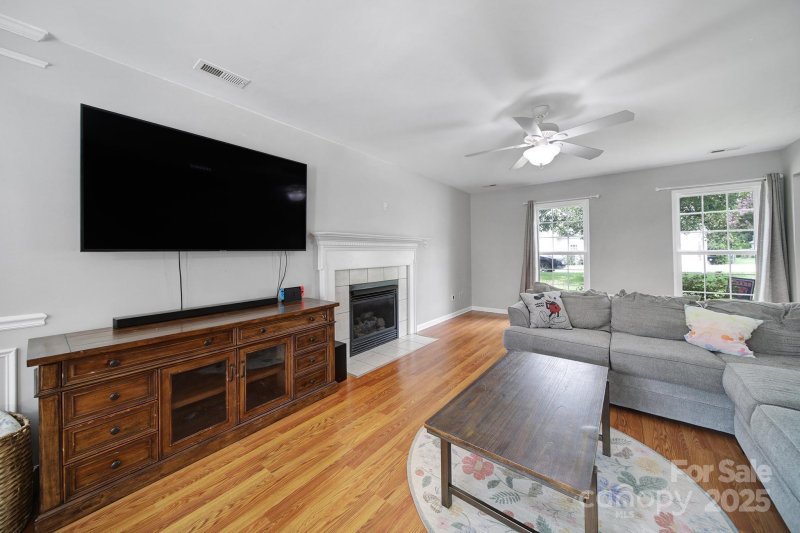 Property image 2 at 124 Kristens Court Drive, Mooresville, NC 28115